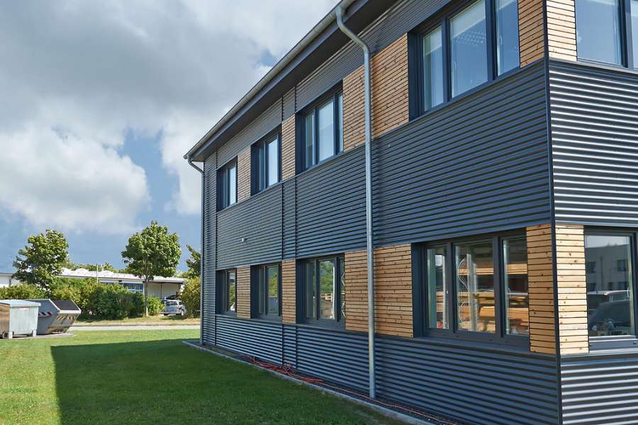 Verschiedene Materialien harmonieren gut miteinander, Ostring 6b, 25899 Niebull